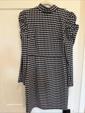 Bar III Black & White Houndstooth Long Sleeve Dress